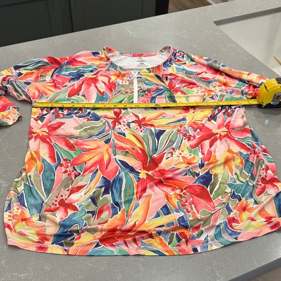 Hurley Vibrant Floral Long Sleeve Top SPF 50 - Picture 4 of 4